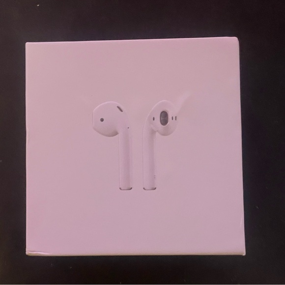 Apple 2nd Generation Bluetooth Earbuds Earphone with Charging Case US - Picture 1 of 4